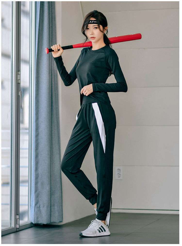 セットアップ　スポーティー長袖シャツ＆美シルエットパンツ　ツーピースセット