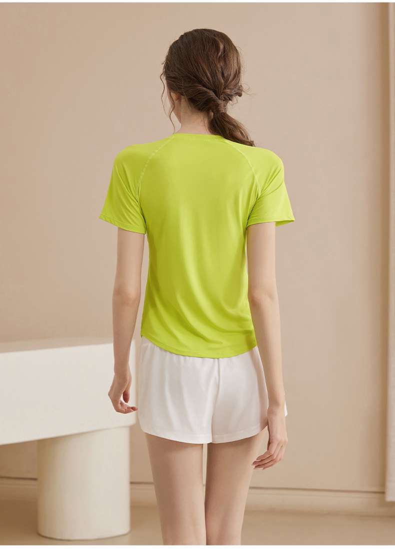Tシャツ　 スタイリッシュスポーツTシャツ