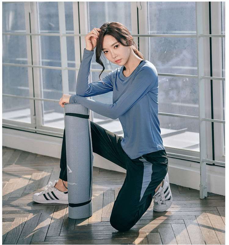 セットアップ　スポーティー長袖シャツ＆美シルエットパンツ　ツーピースセット