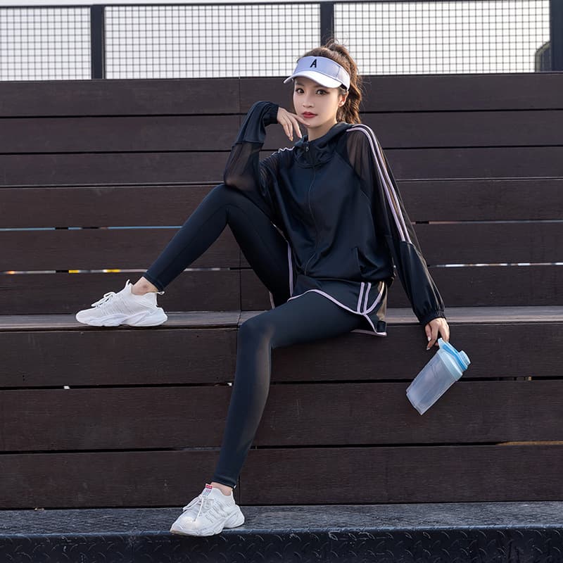 セットアップ　メッシュ素材スポーツウェアセット