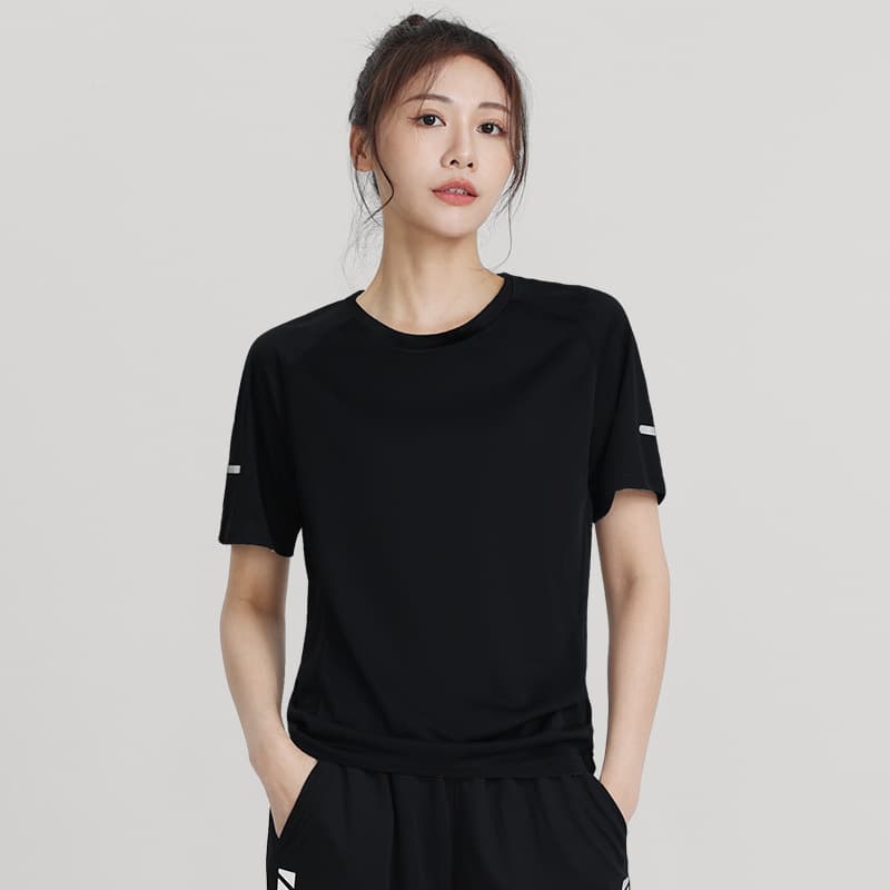 Tシャツ　機能性スポーツ半袖シャツ