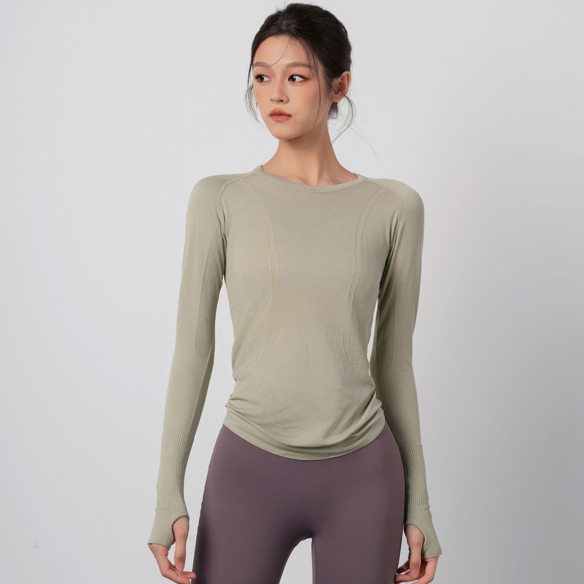 ロングTシャツ　しなやかフィットアスリートトップス