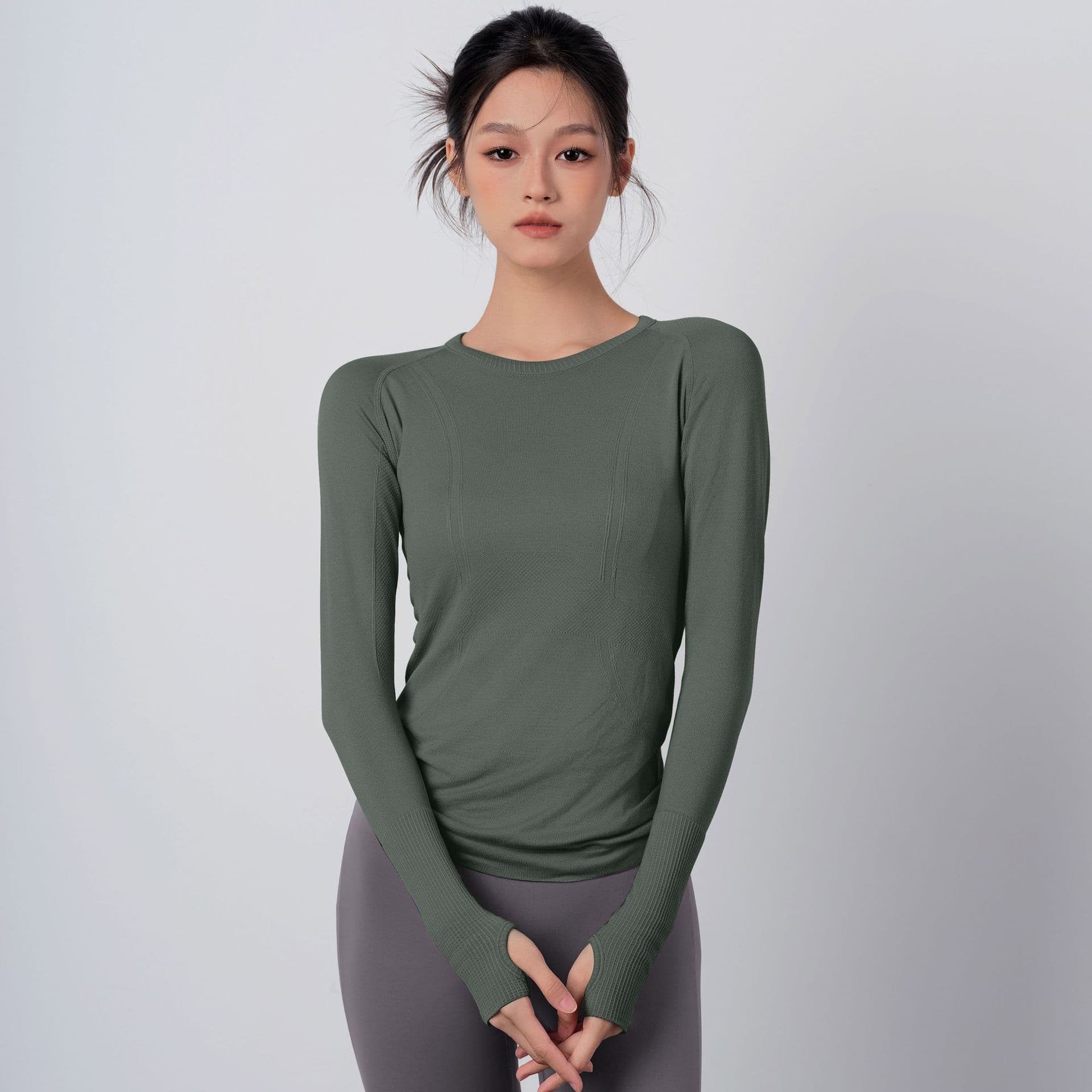 ロングTシャツ　しなやかフィットアスリートトップス