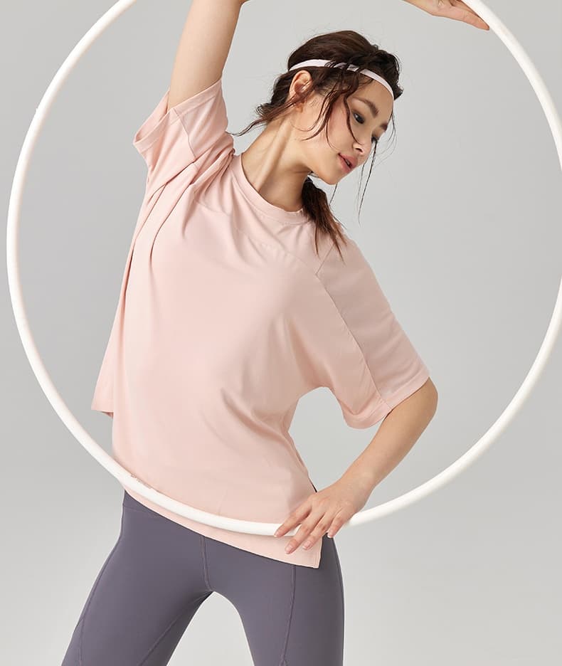 Tシャツ　レディーススポーツウェア　通気性抜群メッシュデザインゆったりTシャツ