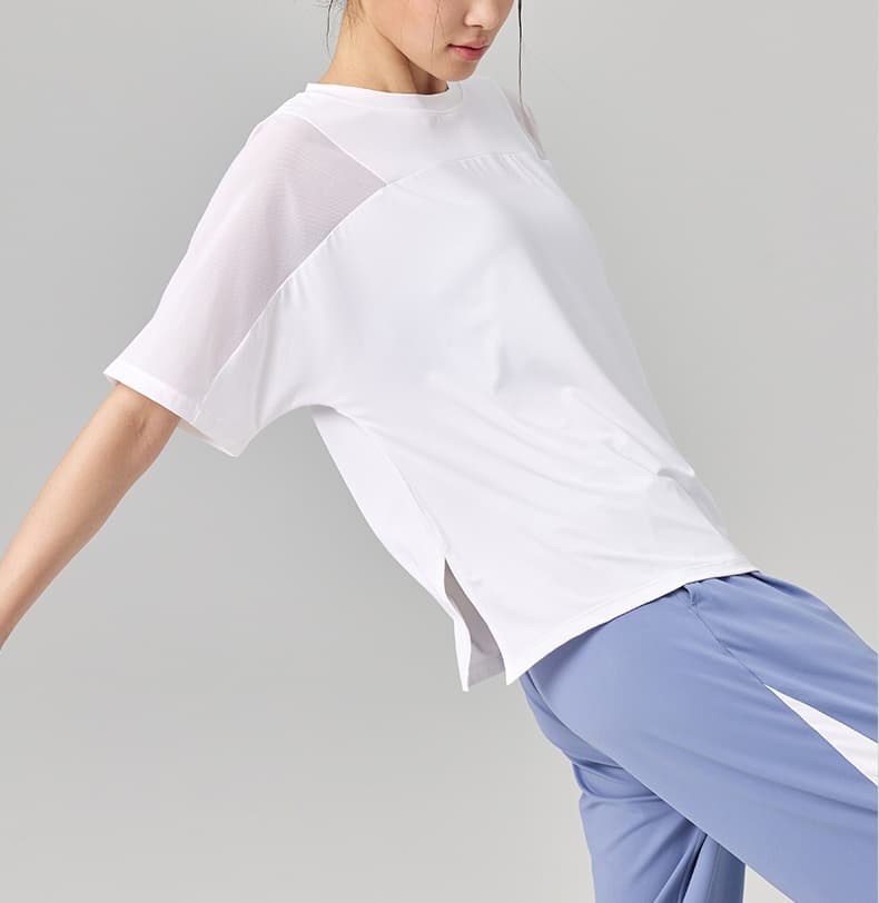 Tシャツ　レディーススポーツウェア　通気性抜群メッシュデザインゆったりTシャツ