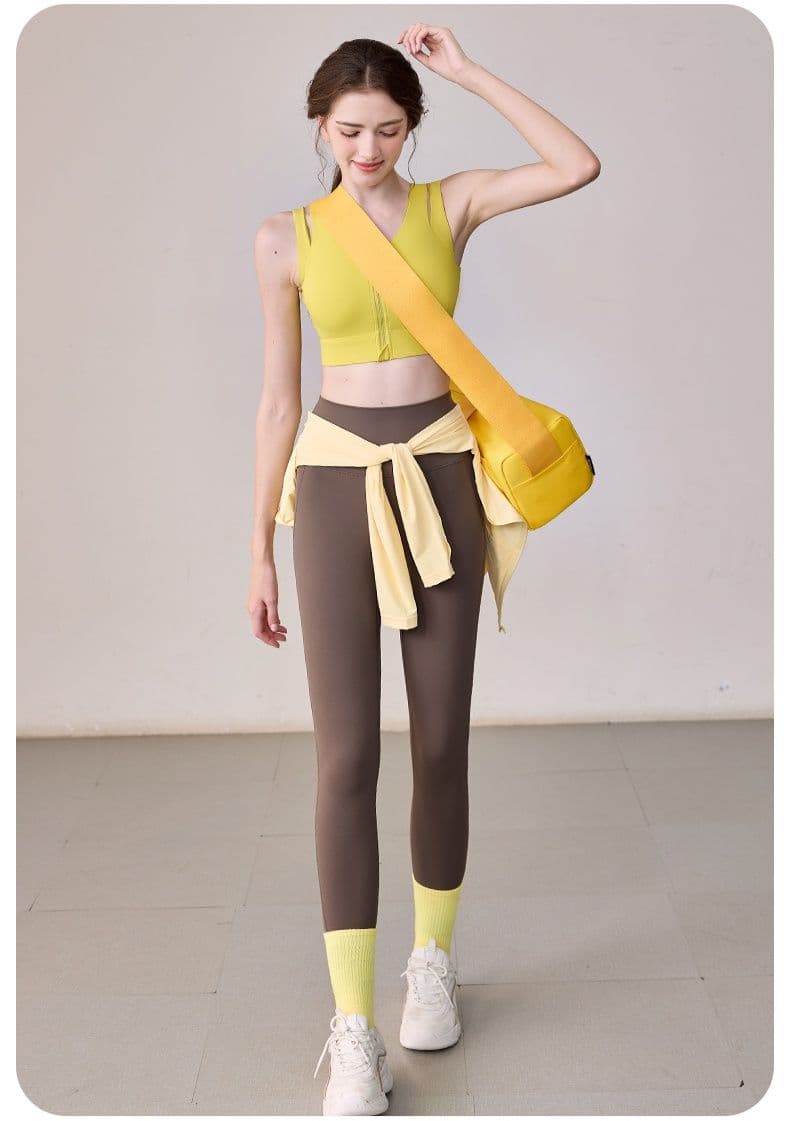 セットアップ　レディーススポーツウェア 前ジップ付き二重肩紐スポーツブラセット