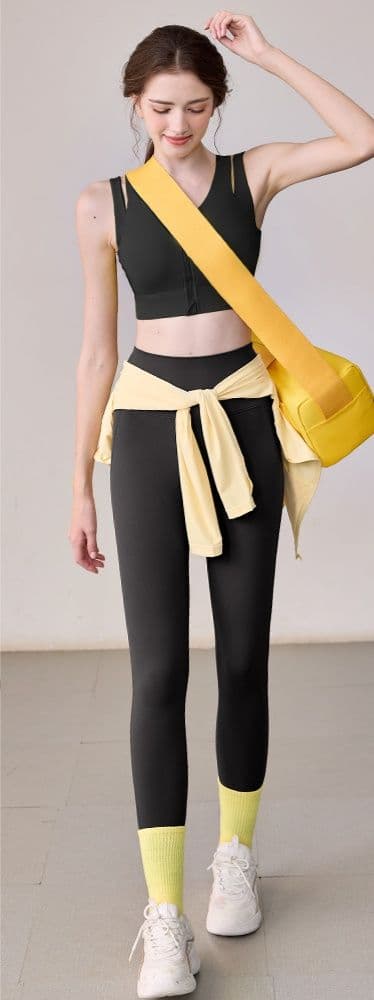 セットアップ　レディーススポーツウェア 前ジップ付き二重肩紐スポーツブラセット