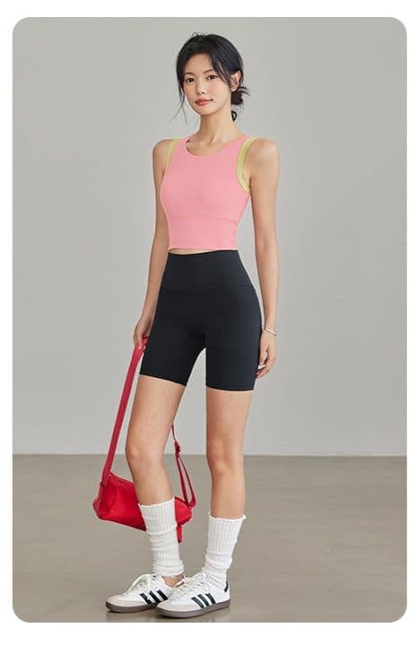 セットアップ　レディーススポーツウェア美姿勢サポート スポーツセットアップ