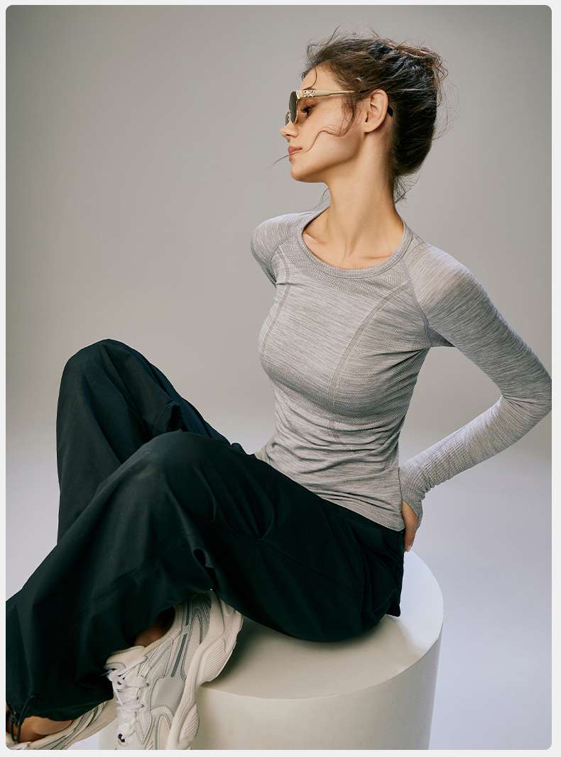 ロングTシャツ　しなやかフィットアスリートトップス