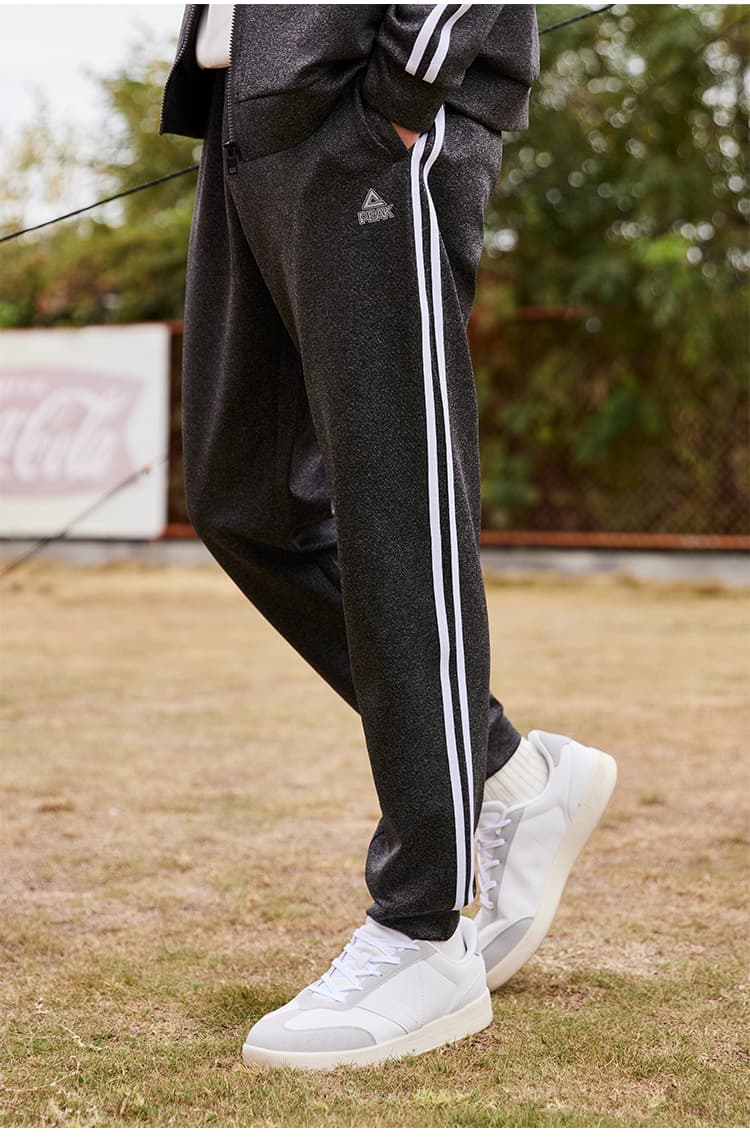 セットアップ　スタイリッシュトラックスーツセットアップ