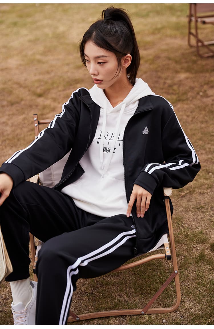 セットアップ　スタイリッシュトラックスーツセットアップ