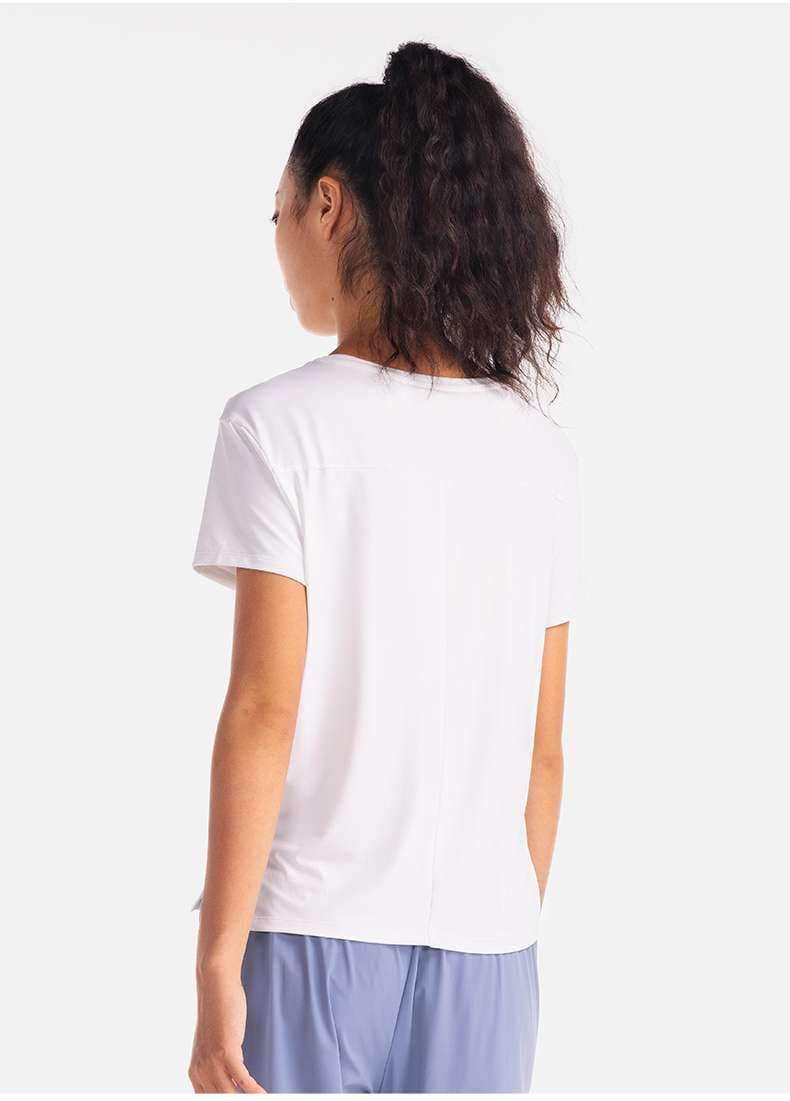 Tシャツ　サイドシャーリングアクティブトップス