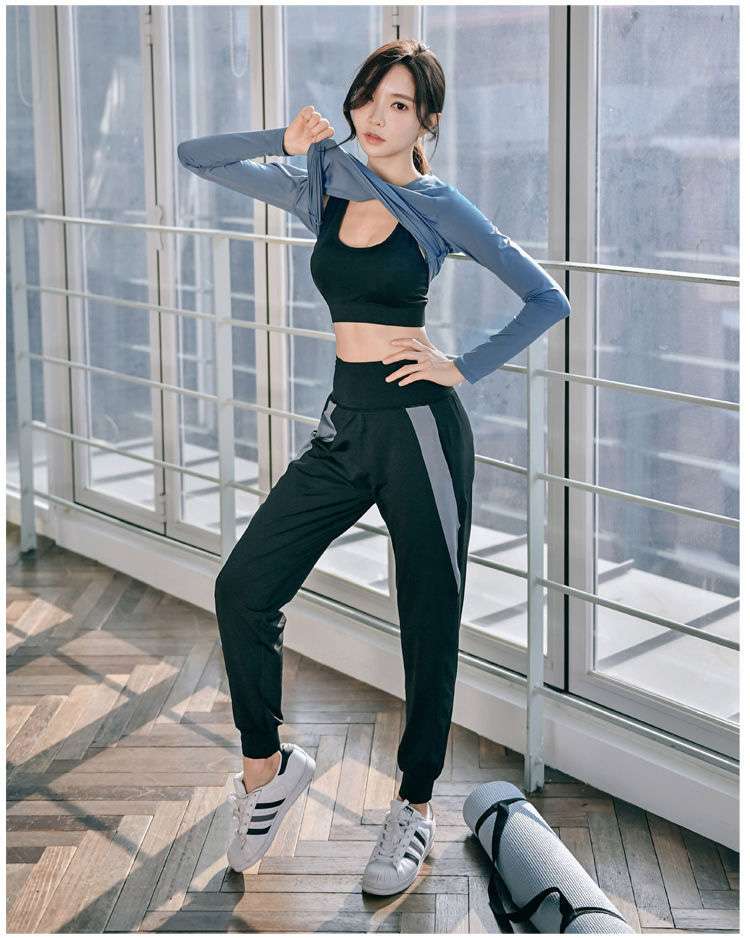 セットアップ　スポーティー長袖シャツ＆美シルエットパンツ　ツーピースセット