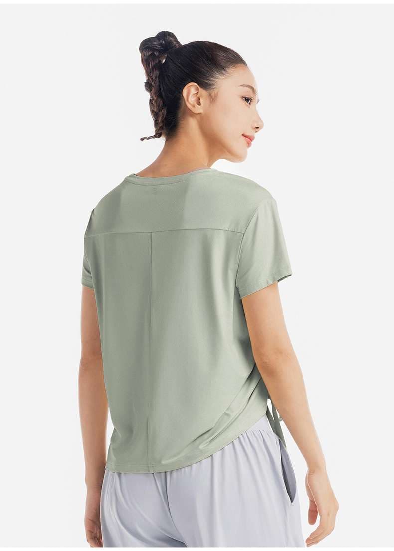 Tシャツ　サイドシャーリングアクティブトップス
