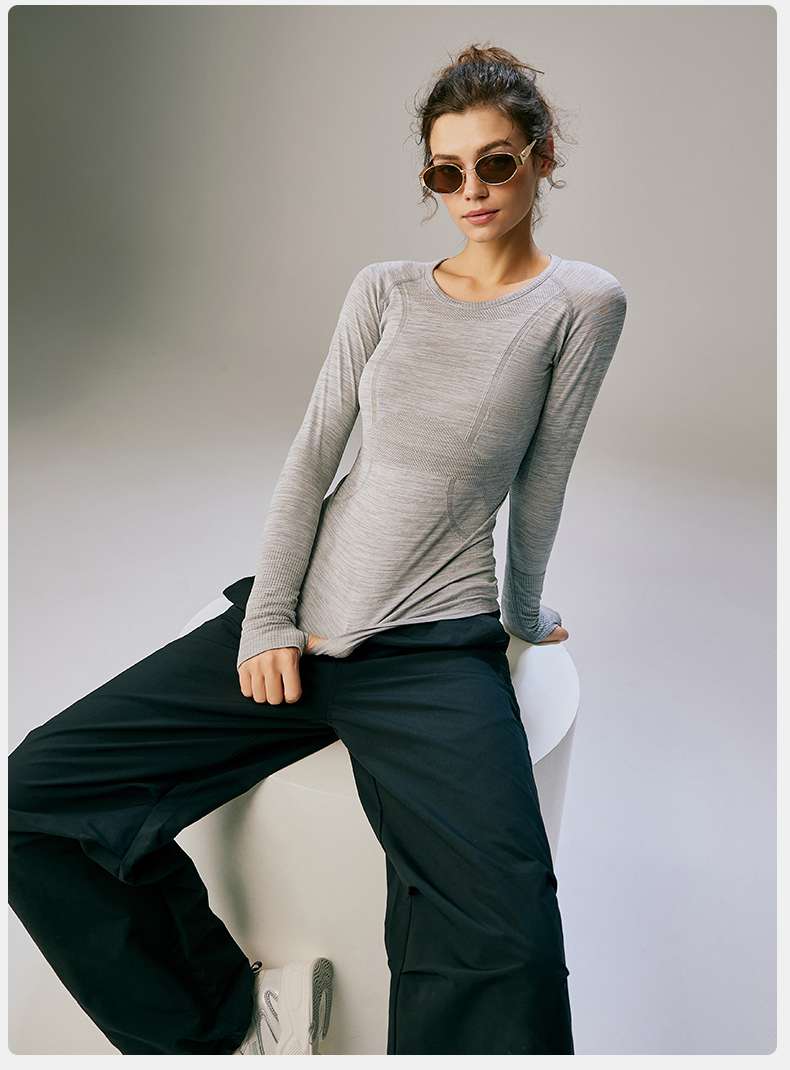 ロングTシャツ　しなやかフィットアスリートトップス