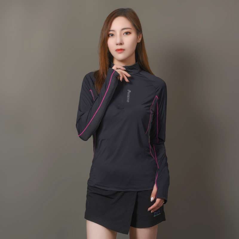 ロングTシャツ　軽量ハイネックランニングウェア