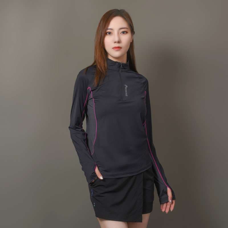 ロングTシャツ　軽量ハイネックランニングウェア