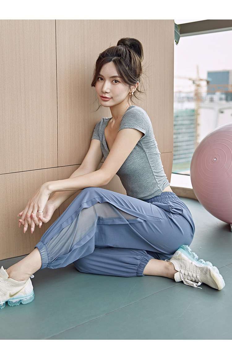 Tシャツ　引き締めフィットスポーツトップス