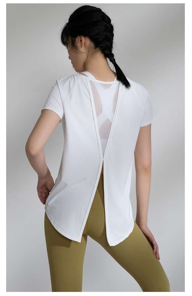 Tシャツ　バックデザインスポーツシャツ