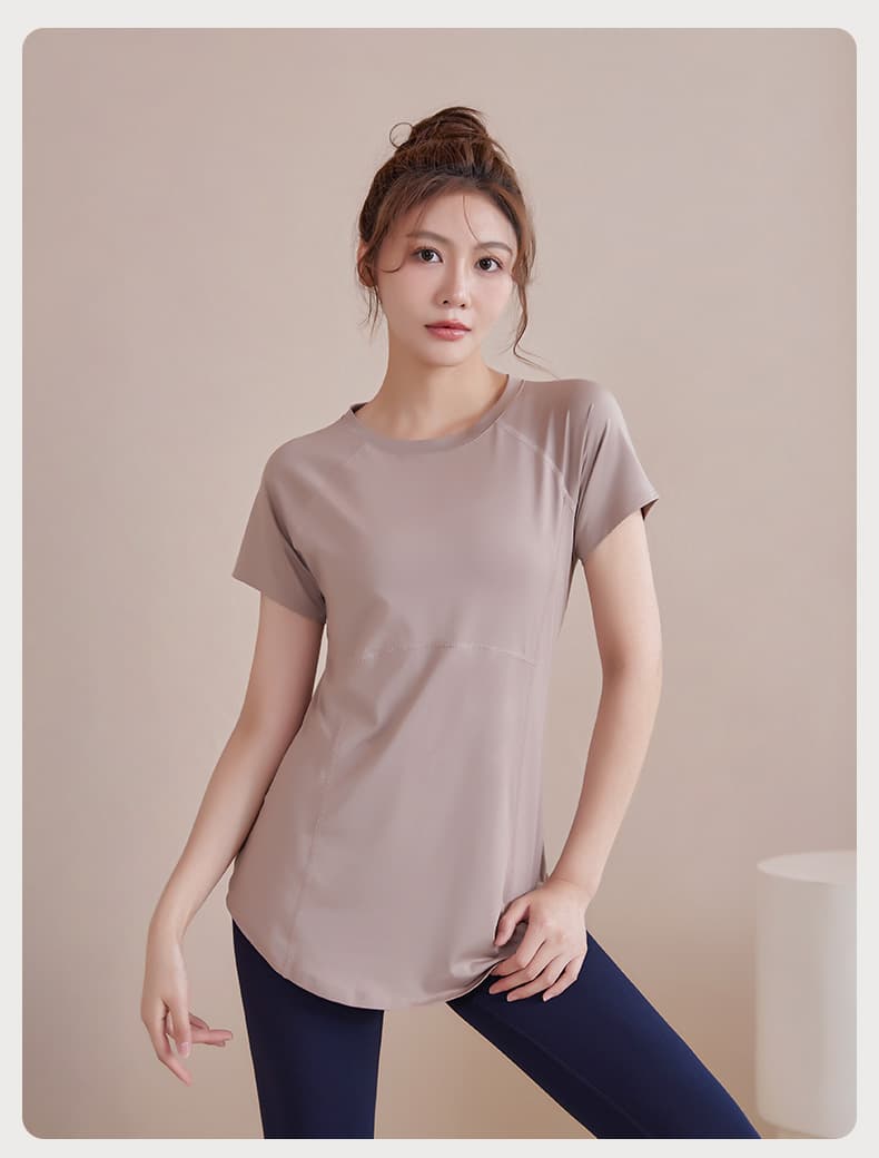 Tシャツ　レディーススポーツウェア なめらか曲線 吸汗速乾トップス