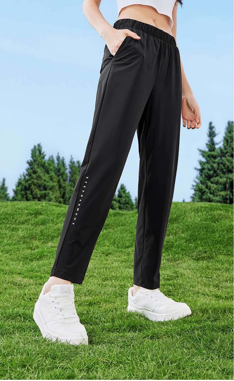 ロングパンツ　アクティブウェアストレッチパンツ