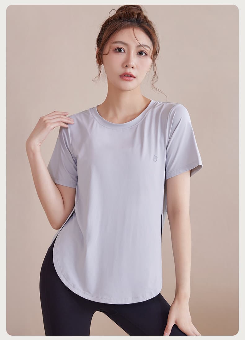 Tシャツ　レディーススポーツウェア なめらか素材ラウンドネックＴシャツ