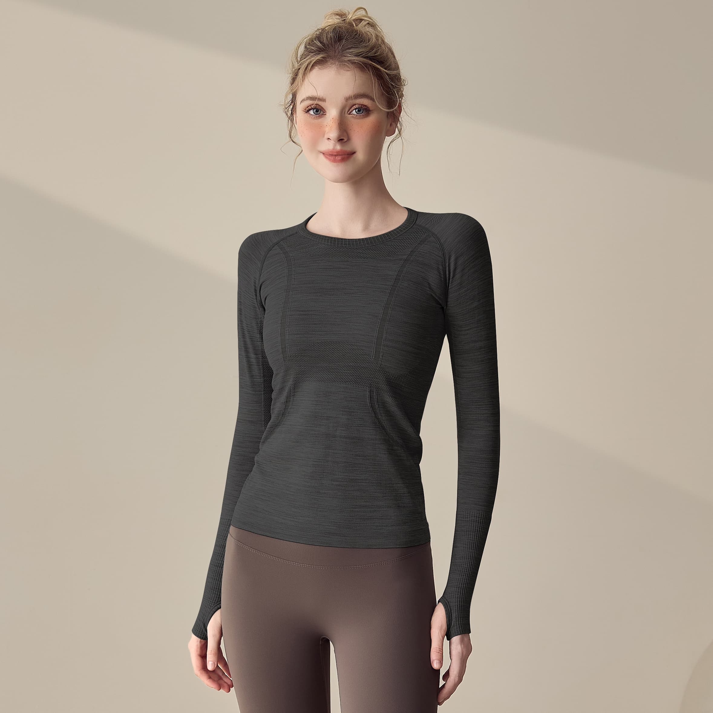 ロングTシャツ　美シルエット機能性シームレスロングスリーブ