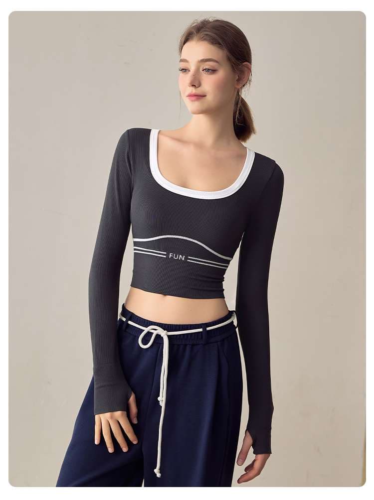 ロングTシャツ　スタイリッシュスポーツクロップトップ