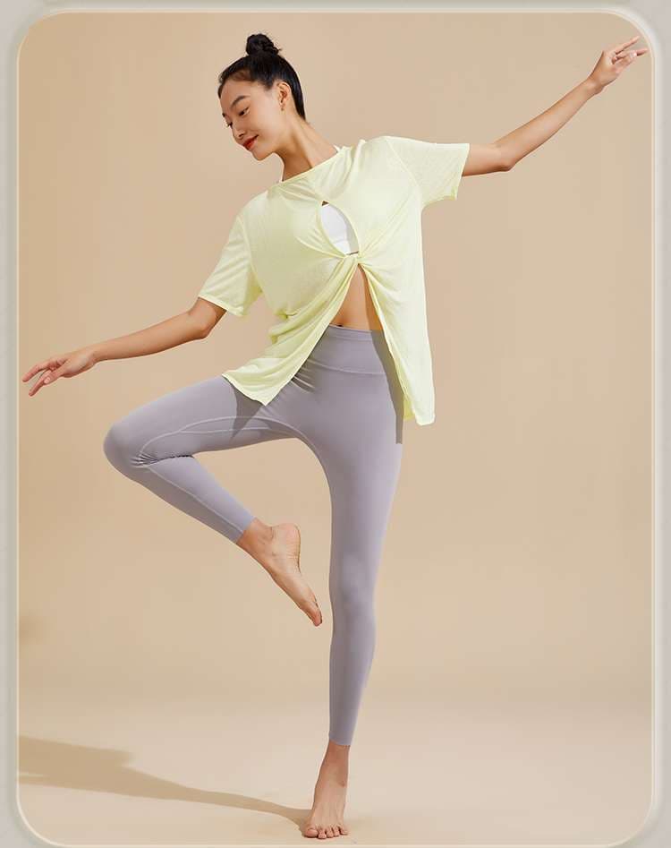 Tシャツ　バックオープンデザインスポーツトップス