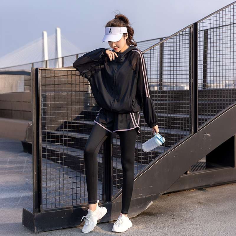 セットアップ　メッシュ素材スポーツウェアセット