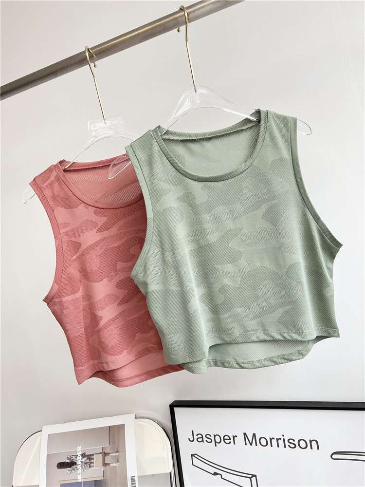 タンクトップ　通気性抜群ジム用ノースリーブシャツ