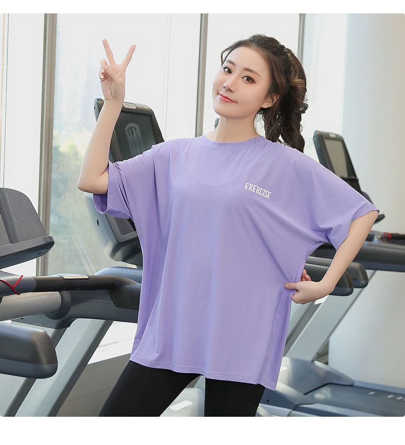 Tシャツ　レディーススポーツウェア 背面ロゴ入り運動快適ゆったりシャツ