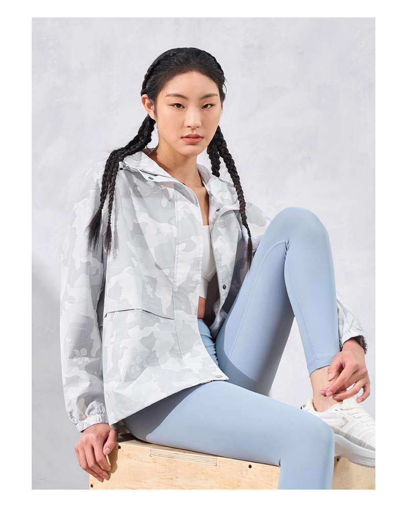 ジャケット　アスリートスタイル軽量防水ジャケット