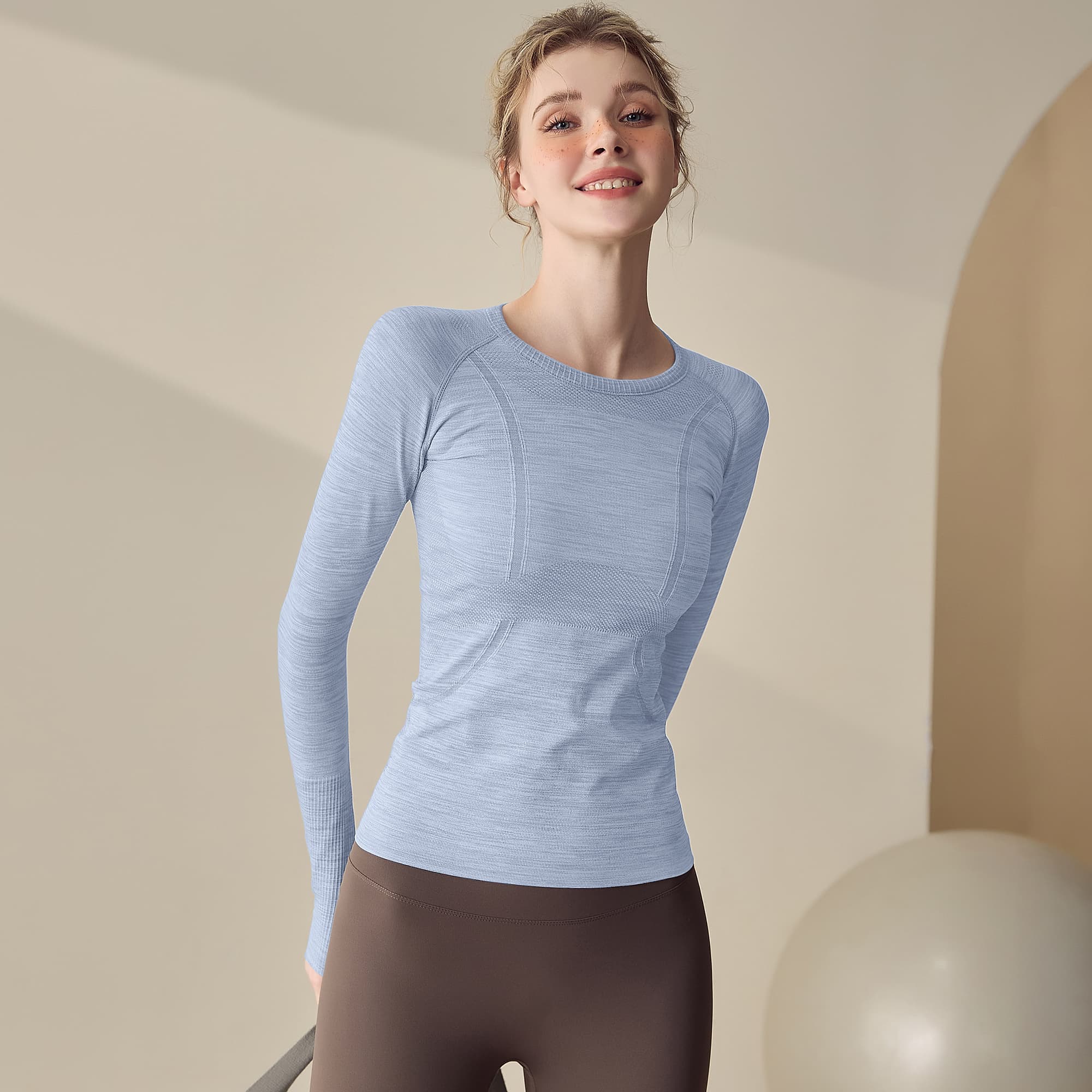 ロングTシャツ　美シルエット機能性シームレスロングスリーブ