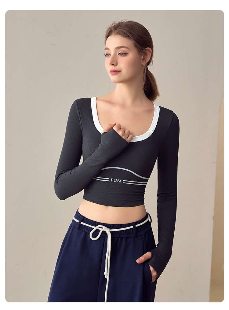 ロングTシャツ　スタイリッシュスポーツクロップトップ