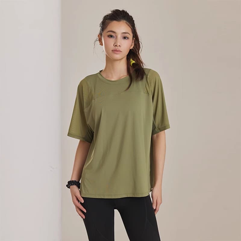Tシャツ　レディーススポーツウェア　通気性抜群メッシュデザインゆったりTシャツ