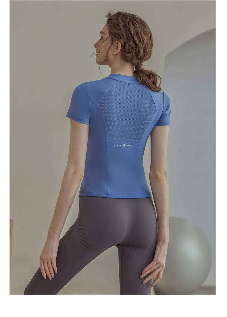 Tシャツ　スリムフィットスポーツシャツ