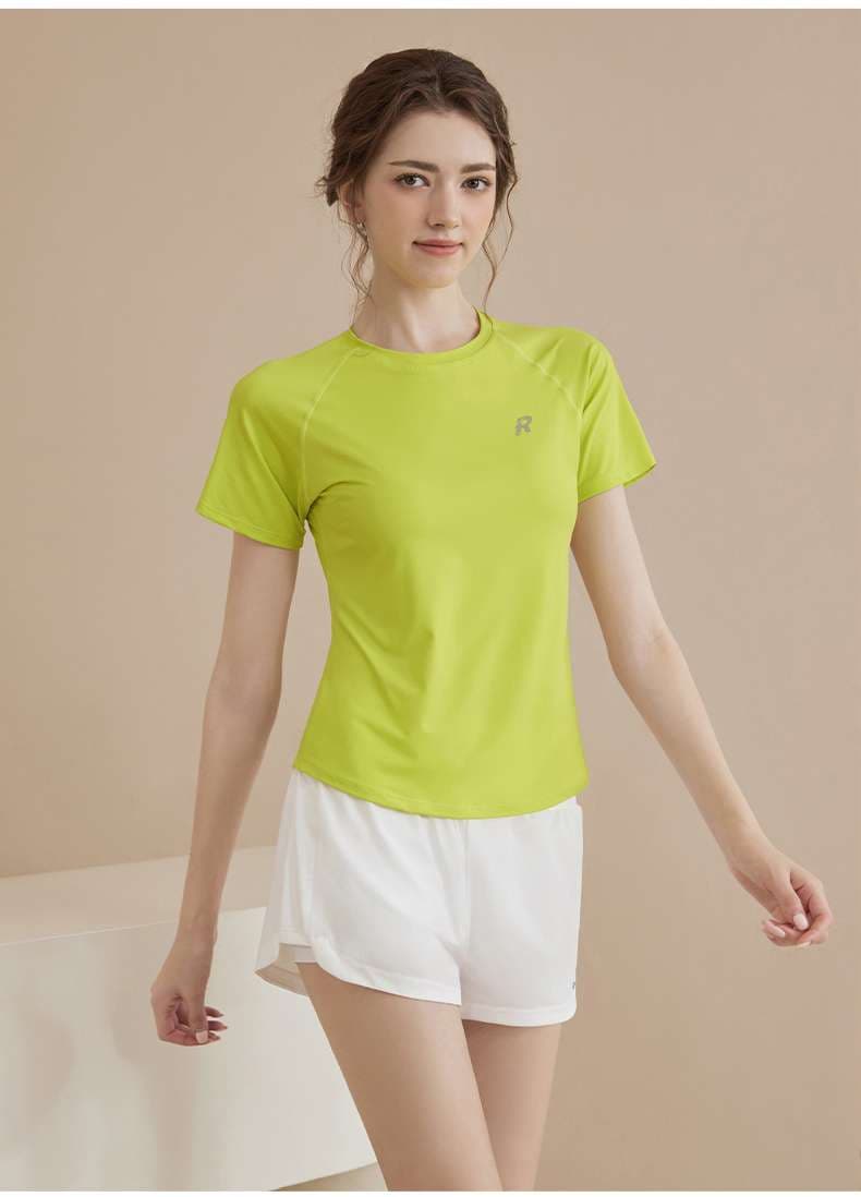 Tシャツ　 スタイリッシュスポーツTシャツ