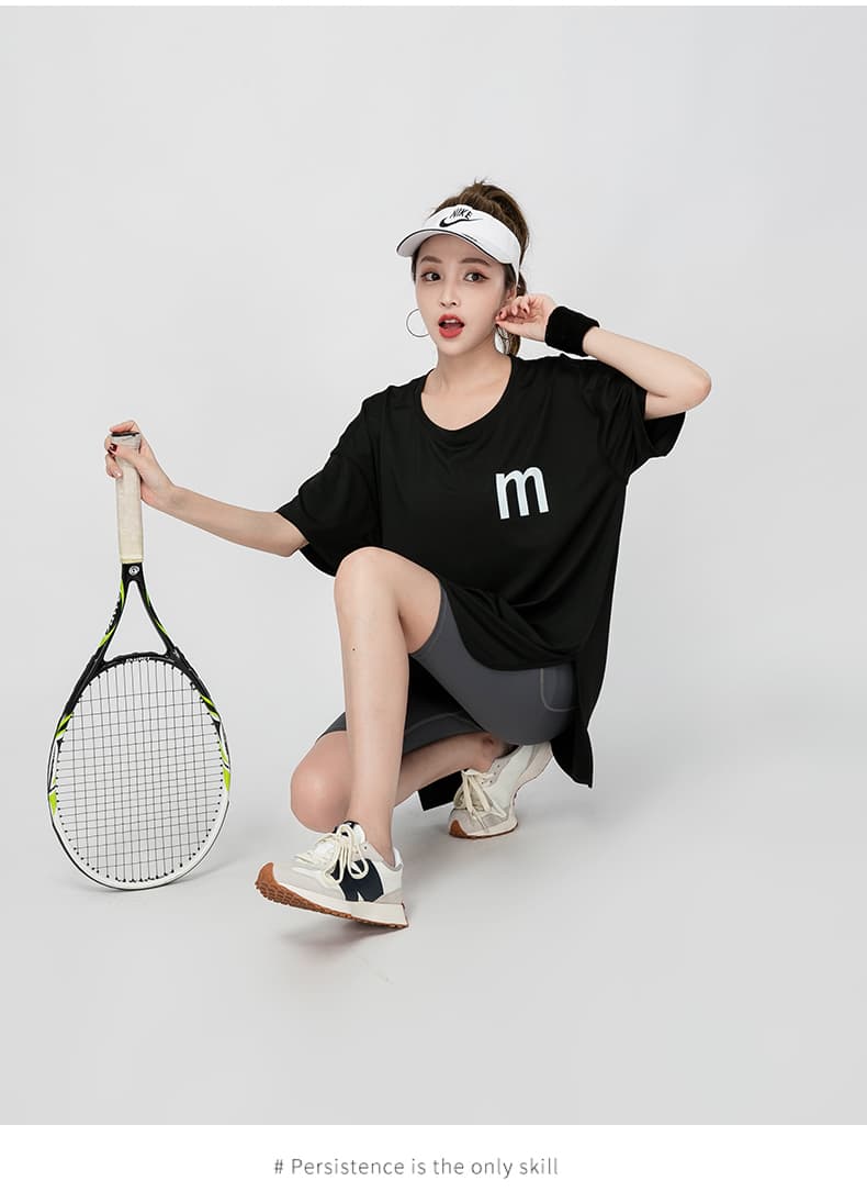 Tシャツ レディーススポーツウェア シンプルロゴ ゆったりフィットTシャツ
