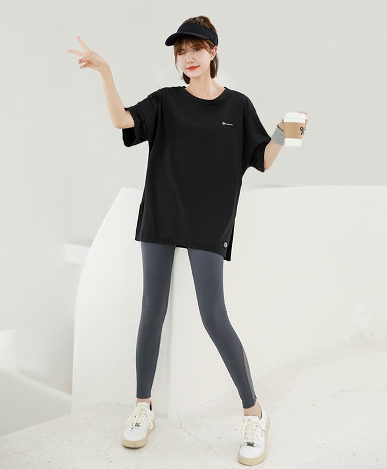 Tシャツ ゆったりフィットスポーツカットソー