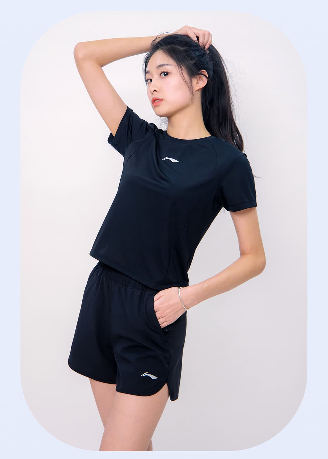 セットアップ レディーススポーツウェア シンプル美シルエット スポーツセット
