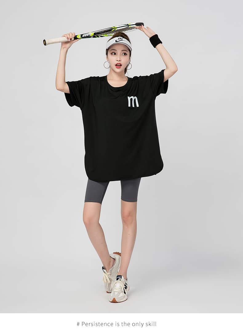 Tシャツ レディーススポーツウェア シンプルロゴ ゆったりフィットTシャツ